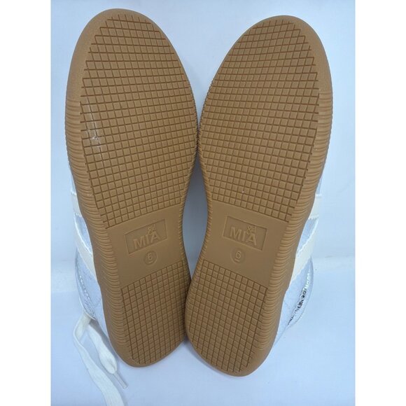 MIA girl Womens 6 Silver Metallic Lace Up Sneakers Cream Accents New - Picture 7 of 7